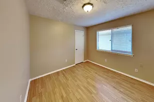 410 Buoy Rd, Houston, TX 77598 - Photo 9