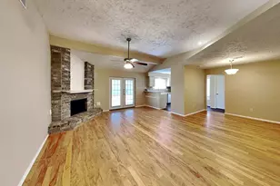 410 Buoy Rd, Houston, TX 77598 - Photo 3