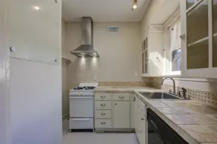 1001 Bomar St, Houston, TX 77006 - Photo 9