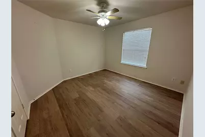 10427 Hamlet Vale Court, Houston, TX 77070 - Photo 11