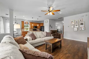 3277 Park Falls Ct, League City, TX 77573 - Photo 9