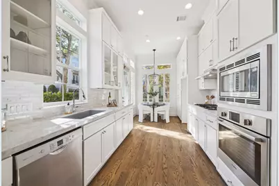 1126 Lake Pointe Parkway, Sugar Land, TX 77478 - Photo 9