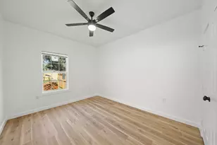 2195 W Lang, Alvin, TX 77511 - Photo 13