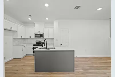 2195 W Lang #B, Alvin, TX 77511 - Photo 5