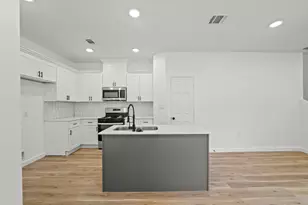 2195 W Lang, Alvin, TX 77511 - Photo 5