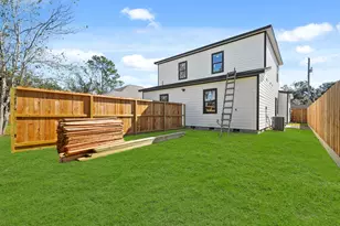 2195 W Lang, Alvin, TX 77511 - Photo 23