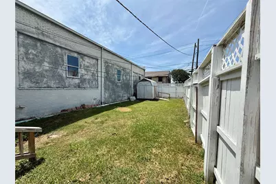 231 W Broad Street, Freeport, TX 77541 - Photo 21
