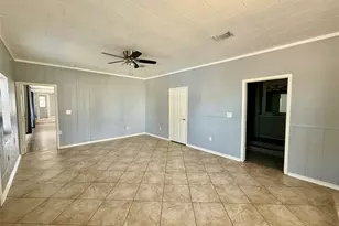 231 W Broad St, Freeport, TX 77541 - Photo 9