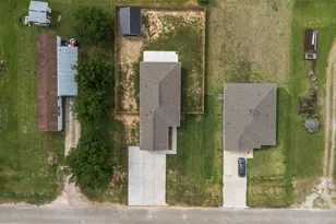 1302 Trinity St, Anahuac, TX 77514 - Photo 37