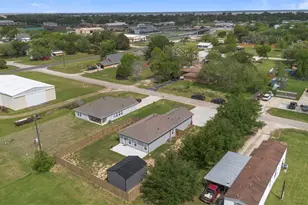 1302 Trinity St, Anahuac, TX 77514 - Photo 35
