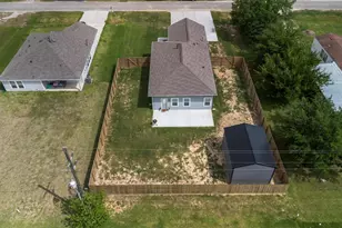 1302 Trinity St, Anahuac, TX 77514 - Photo 33