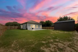 1302 Trinity St, Anahuac, TX 77514 - Photo 23