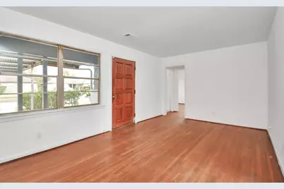 8534 Fillmore Street, Houston, TX 77029 - Photo 9