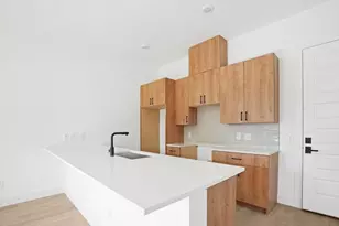 9117 Henrietta St, Houston, TX 77088 - Photo 11
