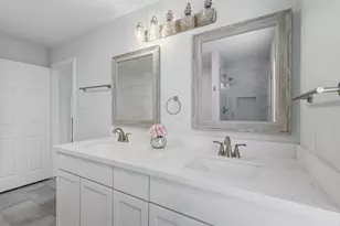 9026 McGallion Rd, Houston, TX 77022 - Photo 17