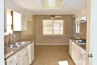 3515 Hidden Pines Drive, Houston, TX 77339 - Photo 3