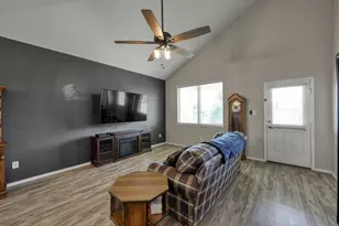 7027 Bonaire Vista Ln, Conroe, TX 77304 - Photo 9