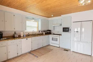 710 91st St, Galveston, TX 77554 - Photo 7