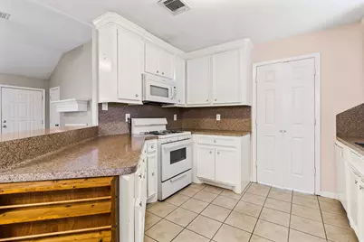 1060 Yaupon Cove Drive, Onalaska, TX 77360 - Photo 7