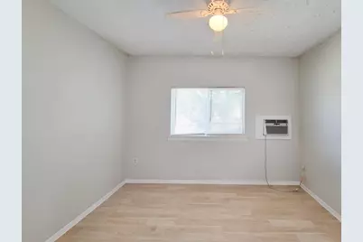 711 Avenue A #4, La Marque, TX 77568 - Photo 15