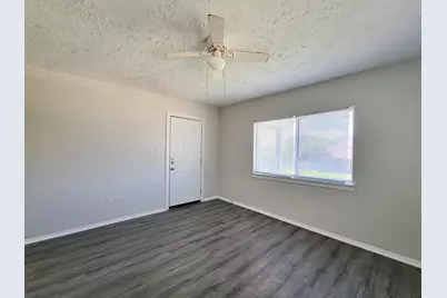 711 Avenue A #4, La Marque, TX 77568 - Photo 5