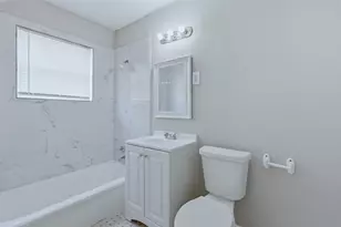 1028 5th Ave N, Texas City, TX 77590 - Photo 9