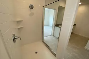 13410 Harbor Pt Dr, La Marque, TX 77568 - Photo 9