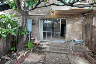 406 N Post Oak Ln, Houston, TX 77024 - Photo 35