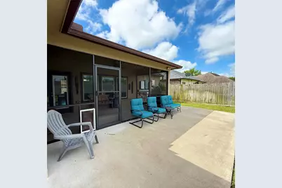 141 Majestic Oak Circle, Lake Jackson, TX 77566 - Photo 7