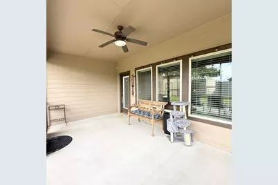141 Majestic Oak Circle, Lake Jackson, TX 77566 - Photo 9