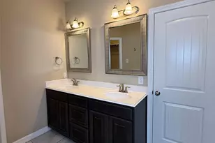 141 Majestic Oak Cir, Lake Jackson, TX 77566 - Photo 19