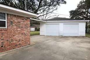 111 Azalea, Sugar Land, TX 77478 - Photo 17