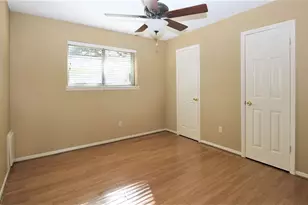 111 Azalea, Sugar Land, TX 77478 - Photo 11