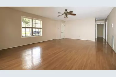 111 Azalea, Sugar Land, TX 77478 - Photo 5