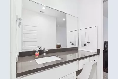 2711 Clinton Drive, Houston, TX 77020 - Photo 31