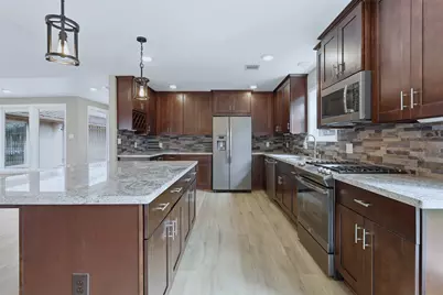 210 Big Hollow Lane, Houston, TX 77042 - Photo 7