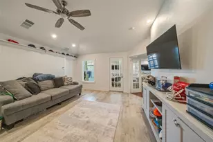 8710 Burkhart Rd, Houston, TX 77055 - Photo 23