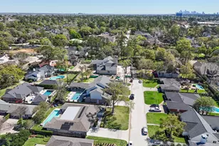 8710 Burkhart Rd, Houston, TX 77055 - Photo 43