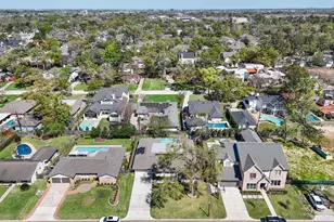 8710 Burkhart Rd, Houston, TX 77055 - Photo 41