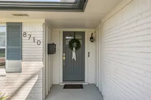 8710 Burkhart Rd, Houston, TX 77055 - Photo 3