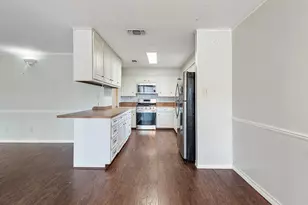 3917 Hilltop Dr, Bryan, TX 77801 - Photo 11