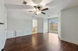 3917 Hilltop Dr, Bryan, TX 77801 - Photo 19