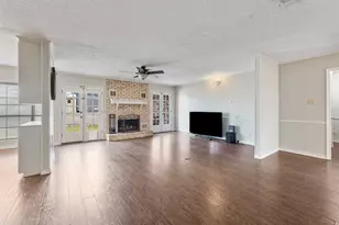 3917 Hilltop Dr, Bryan, TX 77801 - Photo 3