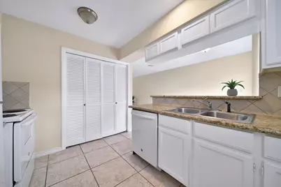 9901 Sharpcrest Street #H4, Houston, TX 77036 - Photo 9