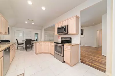 14235 Hidden Meadow Dr Drive, Sugar Land, TX 77498 - Photo 9