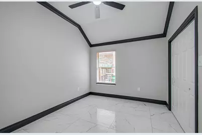 14414 Castle Cove Lane, Houston, TX 77044 - Photo 33