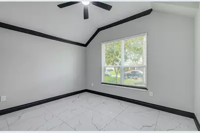 14414 Castle Cove Lane, Houston, TX 77044 - Photo 9