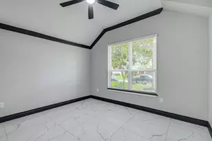 14414 Castle Cove Ln, Houston, TX 77044 - Photo 9
