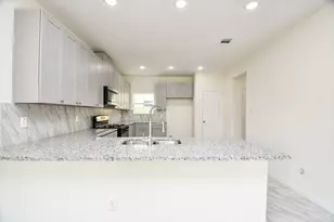 2811 Bowlin Leaf Ln, Houston, TX 77014 - Photo 11