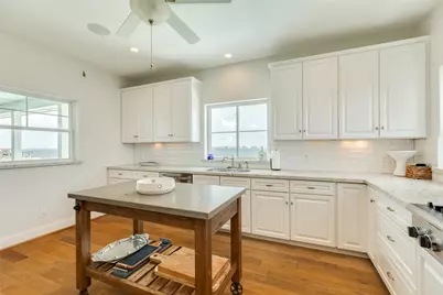 9680 Airways Lane, Galveston, TX 77554 - Photo 29